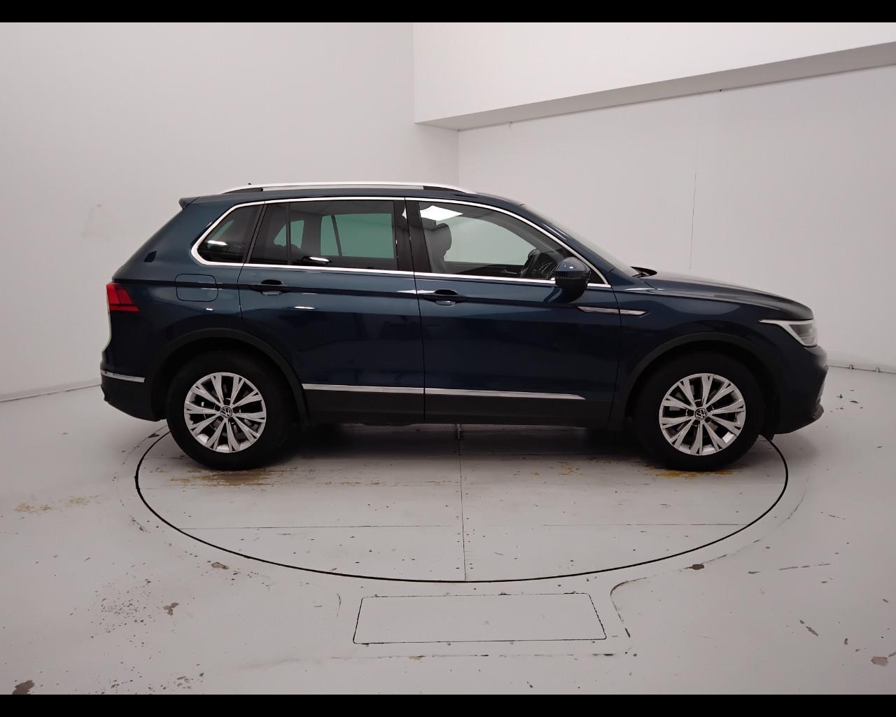 VOLKSWAGEN Tiguan II 2021 - Tiguan 2.0 tdi Life 122cv