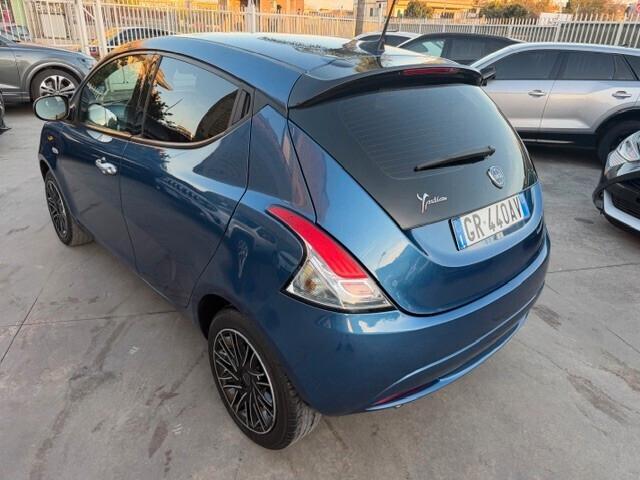 Lancia Ypsilon 1.0 FireFly 5 porte S&S Hybrid Gold