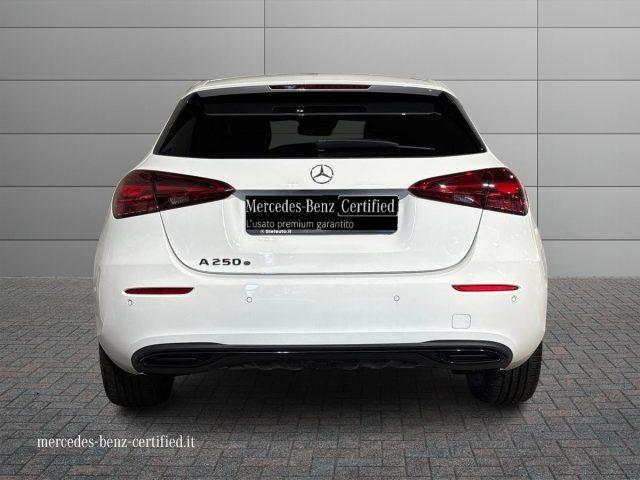 MERCEDES-BENZ A 250 e hybrid EQ Progressive Advanced