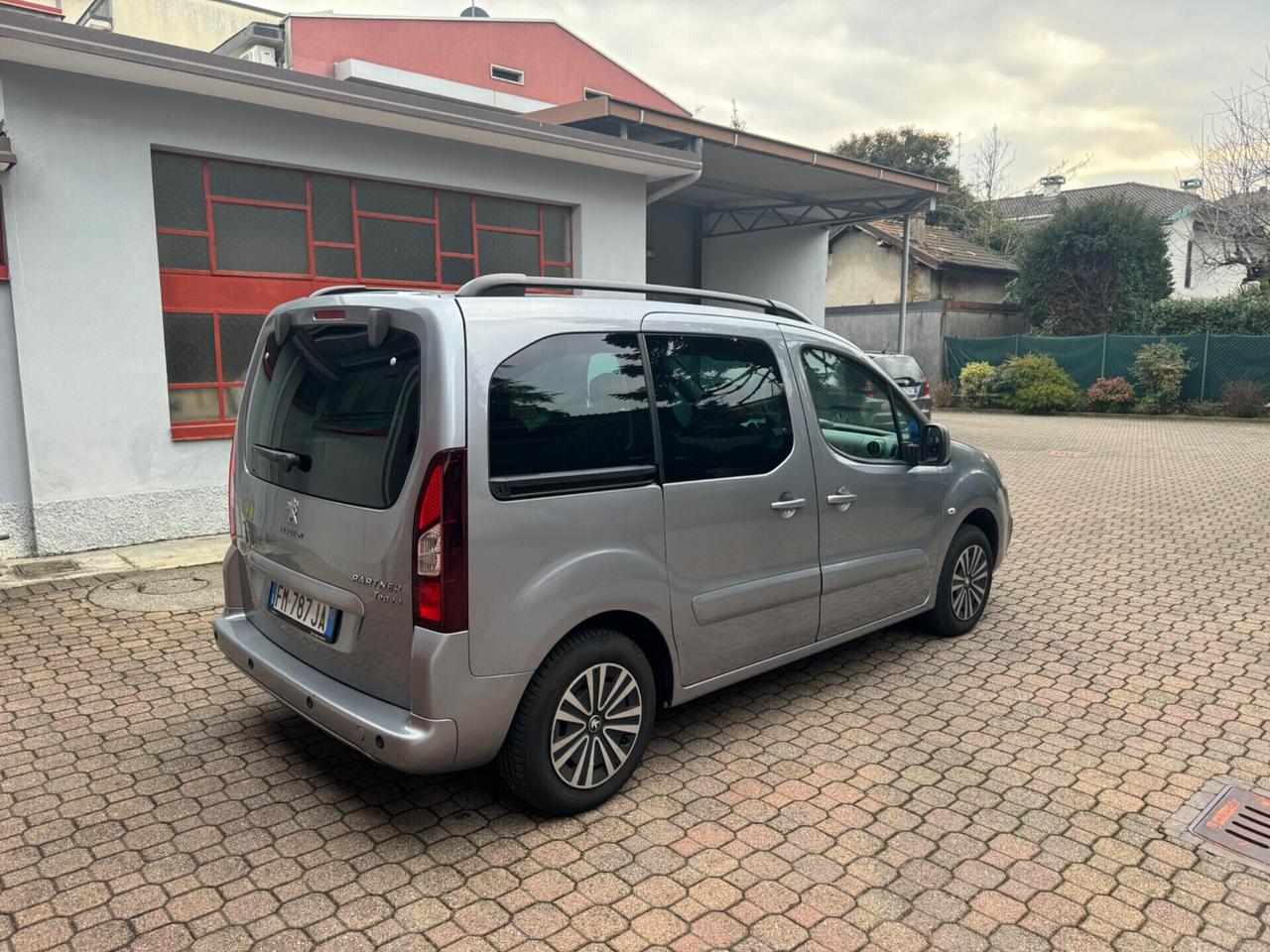 Peugeot Partner Tepee BlueHDi 5 posti