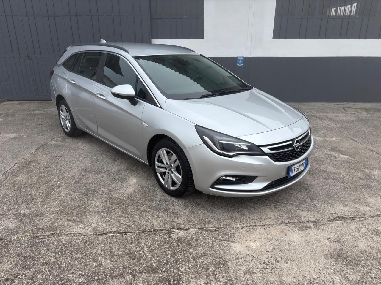 Opel Astra 1.6 CDTi 136CV aut. Garanzia. Neopatentati
