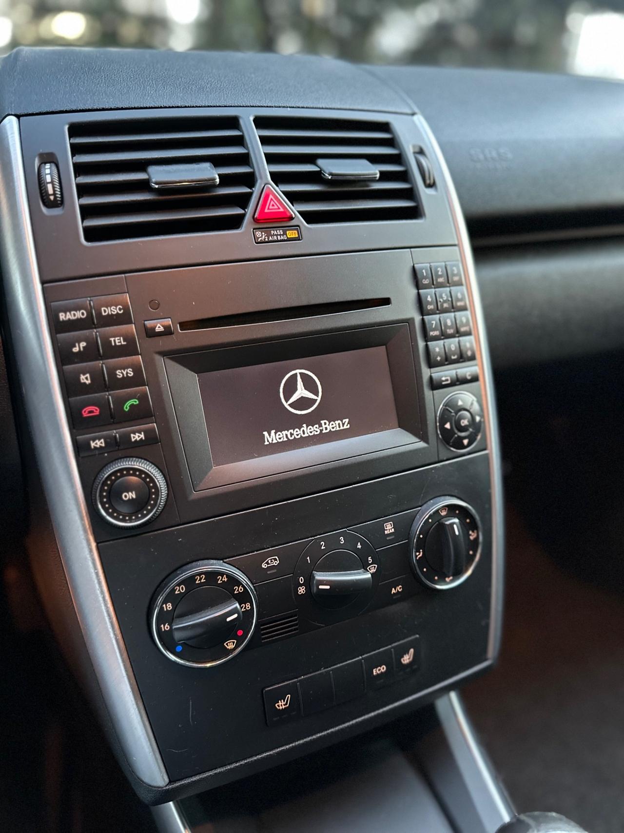 Mercedes-benz A 150 BlueEFFICIENCY Avantgarde