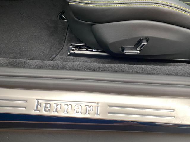 FERRARI Roma Spider UFFICIALE ITALIA-BOLLO E SUPER BOLLO 10/26