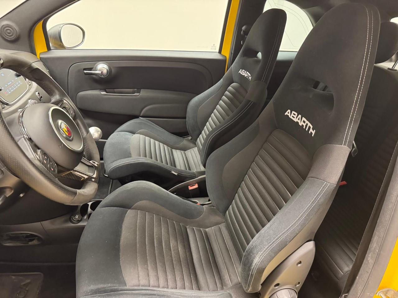Abarth 595C 2016 - 595C 1.4 t-jet Competizione 180cv