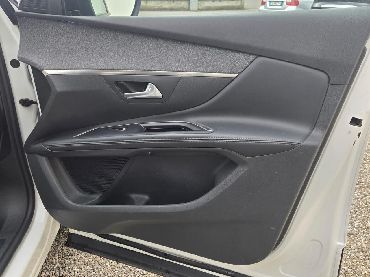 Peugeot 5008 BlueHDi 120 S&S Business