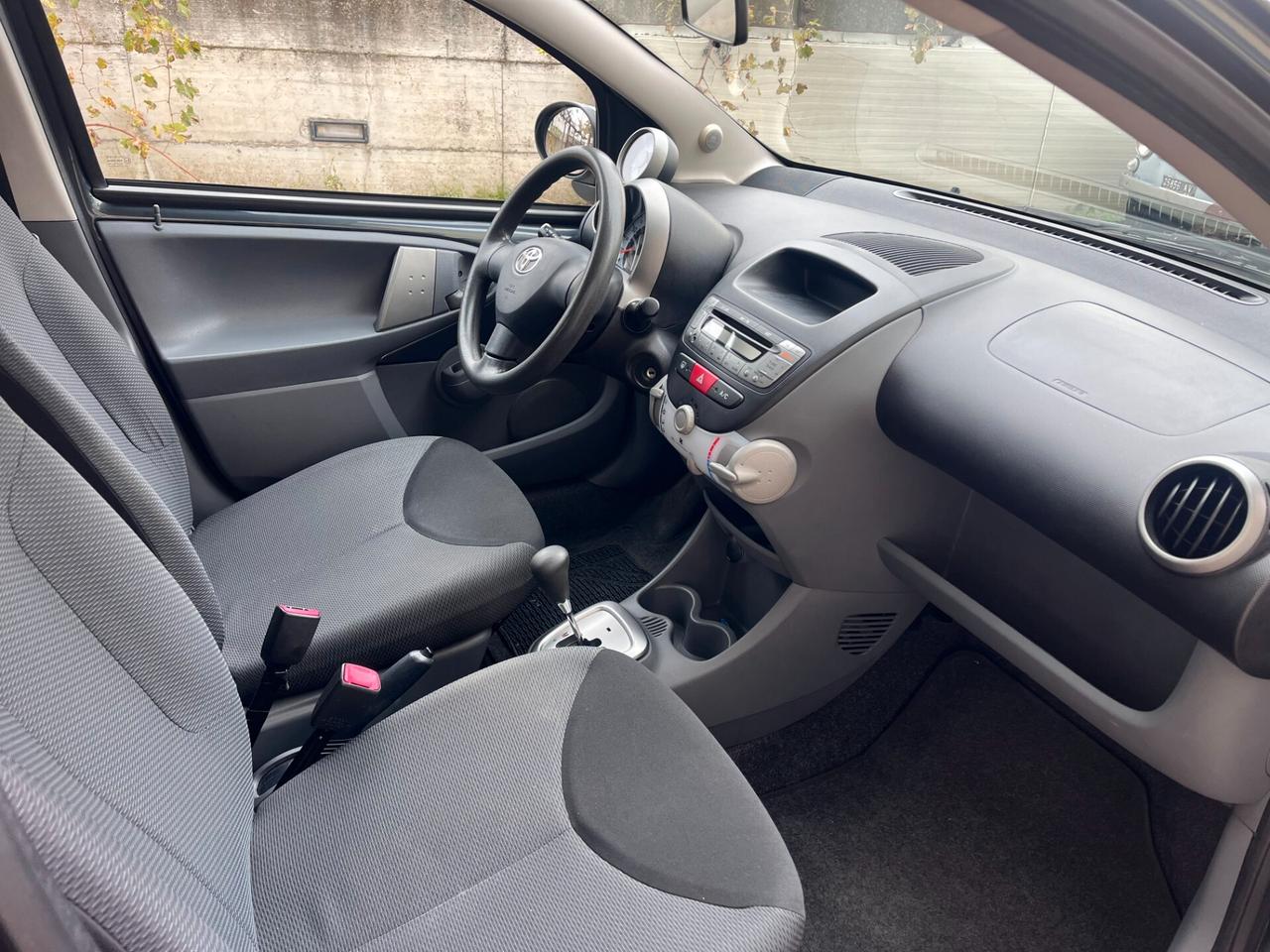 Toyota Aygo 1.0 12V VVT-i 5 porte Sol