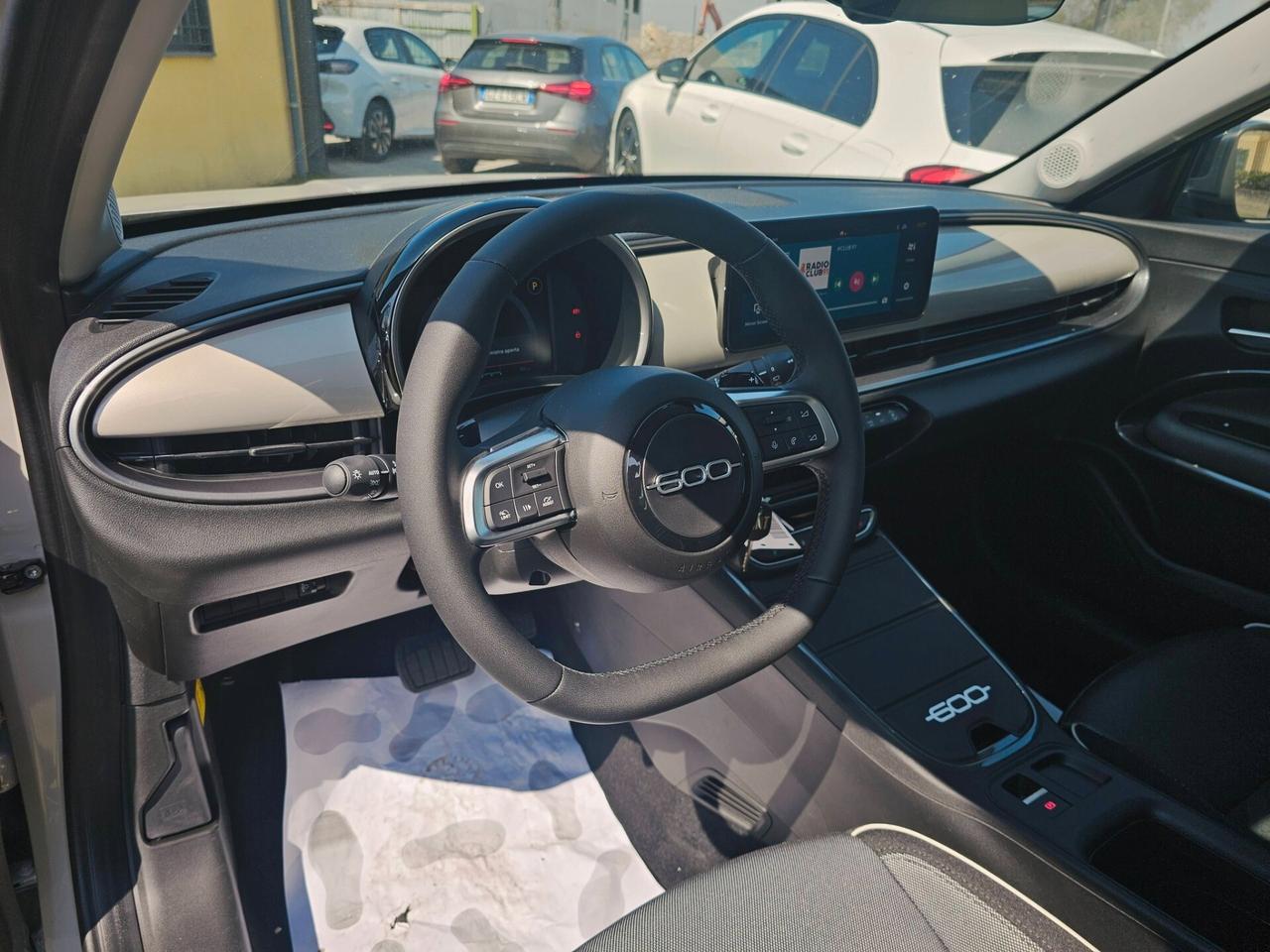 Fiat 600 Hybrid 145 CV ICON