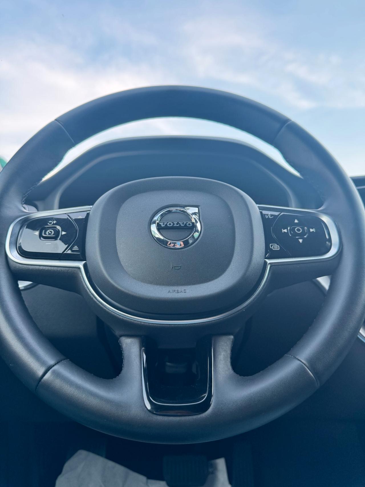 Volvo XC 60 B4 MILD IBRID AUTOMATICO PLUS DARK MY23