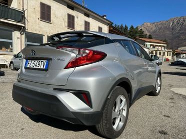 TOYOTA C-HR 1.8 Hybrid E-CVT