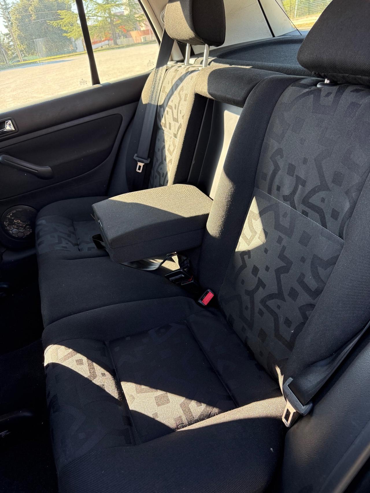 Volkswagen Golf 1.4 Benzina 75cavalli Neopatentati