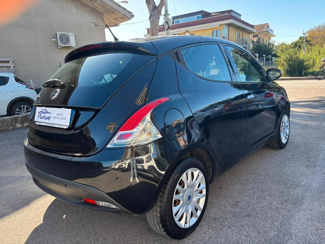 Lancia Ypsilon 1.2 8v Silver c clima 69cv