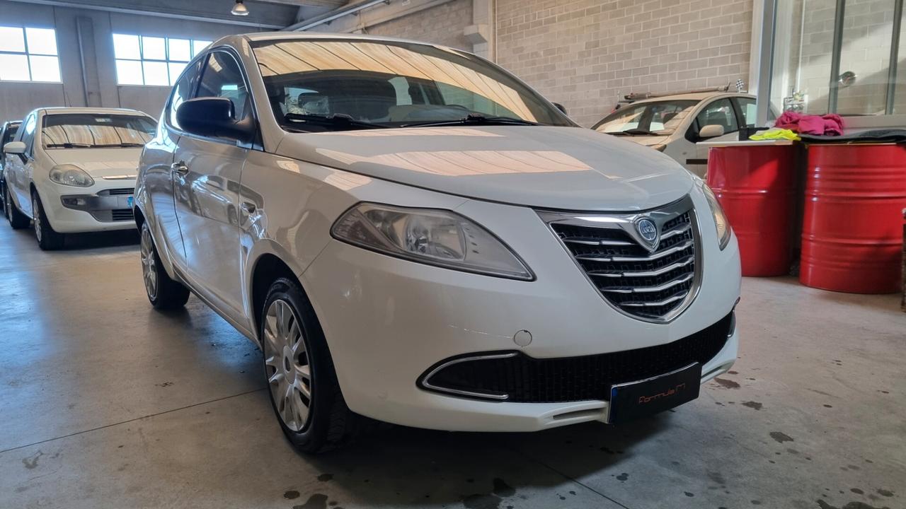 Lancia Ypsilon 1.2 69 CV 5 porte S&S Gold