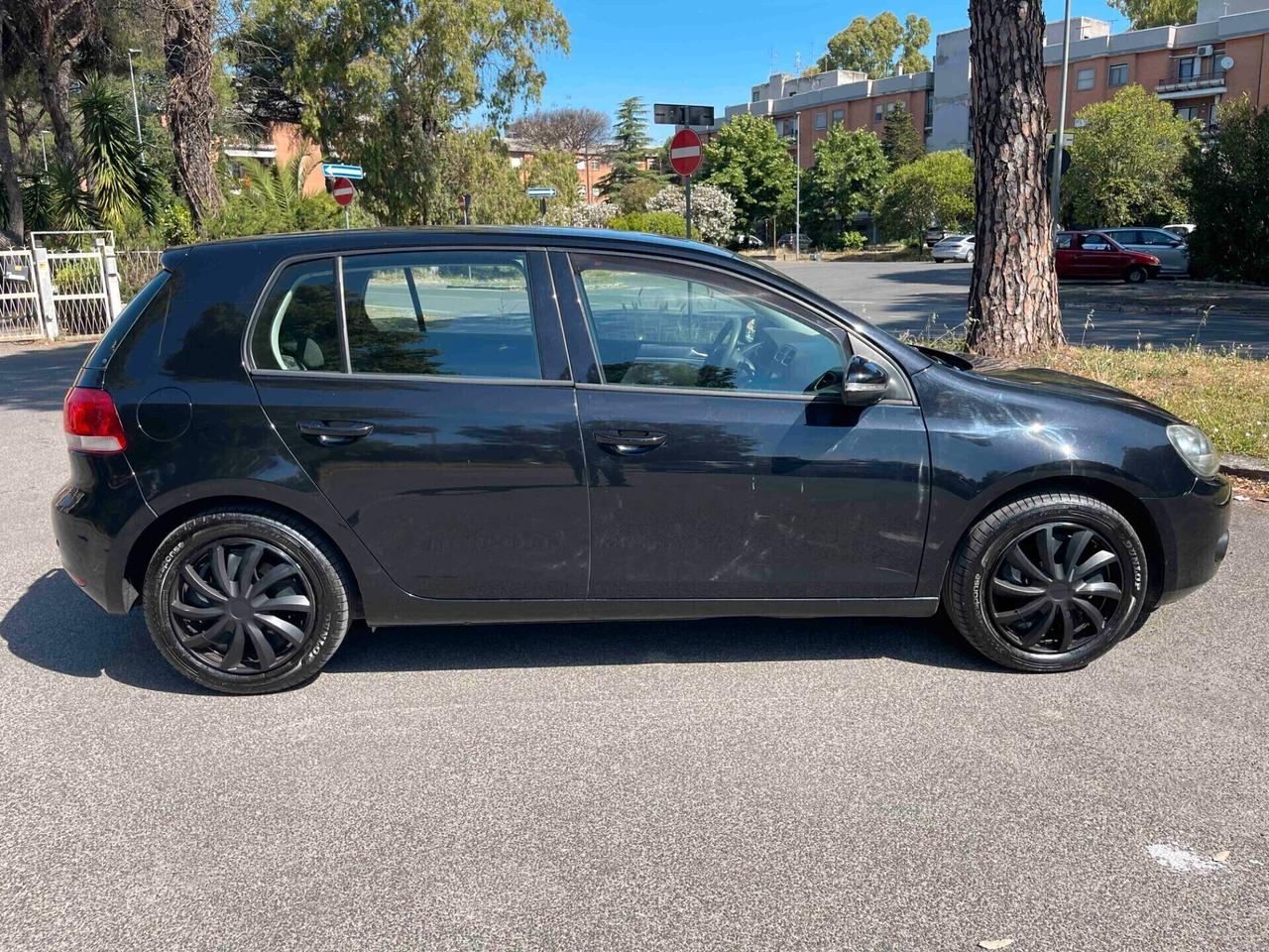 Volkswagen Golf 1.6 TDI GARANZIA 12 MESI Comfortline NEOPATENTATI DITRIBUZIONE OK GOMME NUOVE