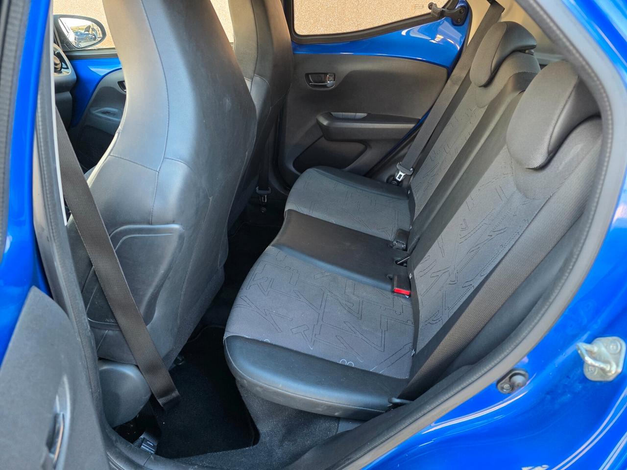 Toyota Aygo 1.0 VVT-i 72 CV 5 porte x-cite