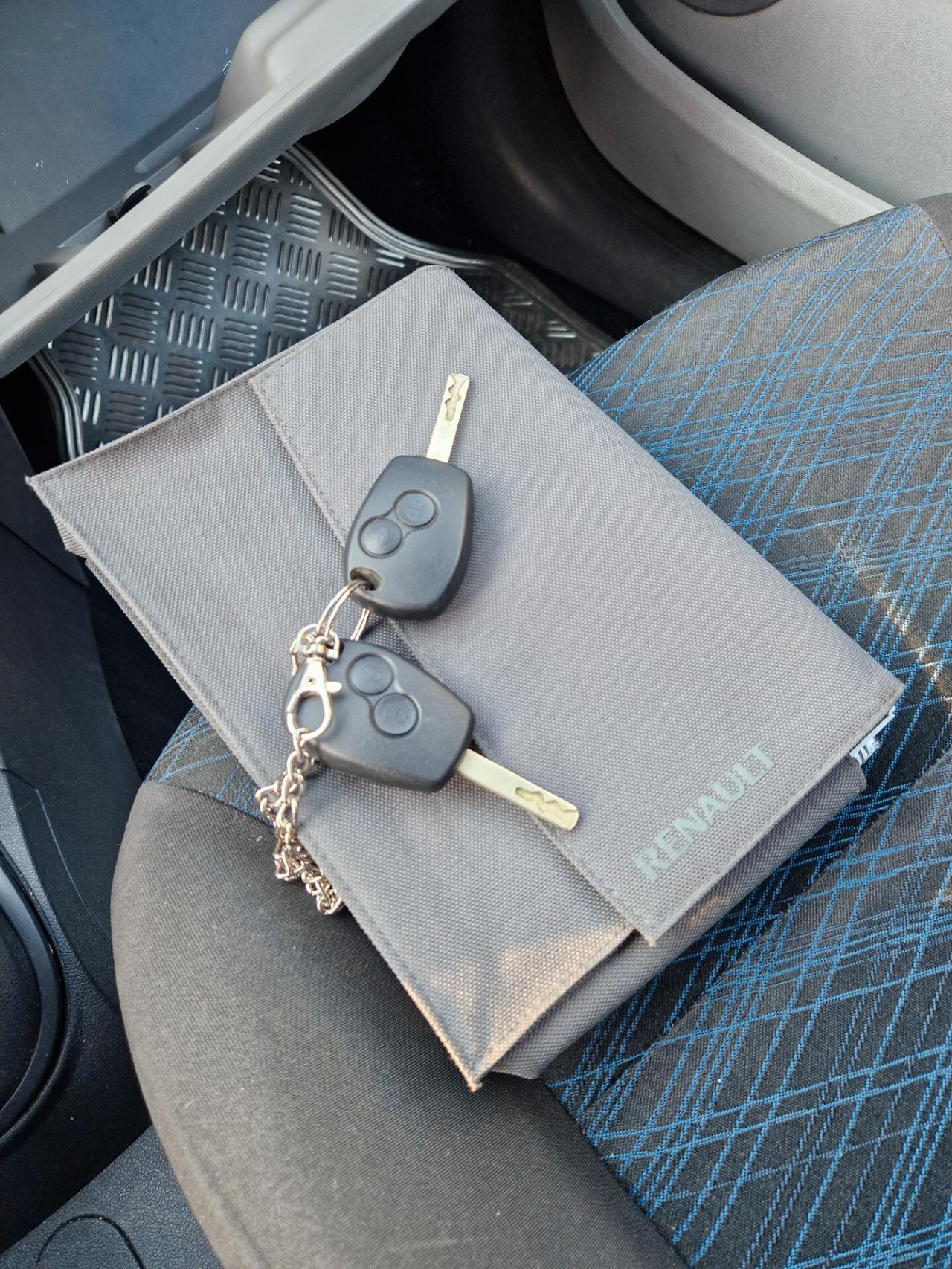 Renault Clio 1.2 benz - Garanzia 12 Mesi