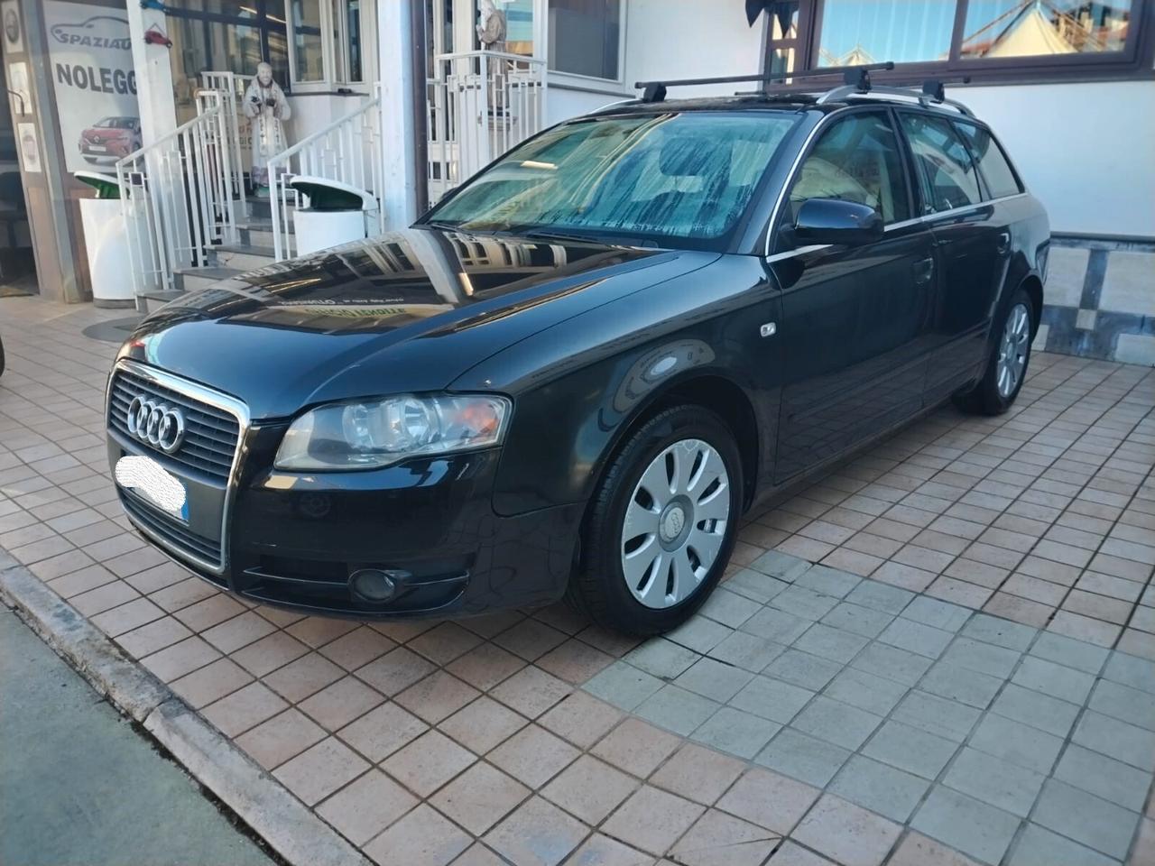 AUDI A4 AVANT