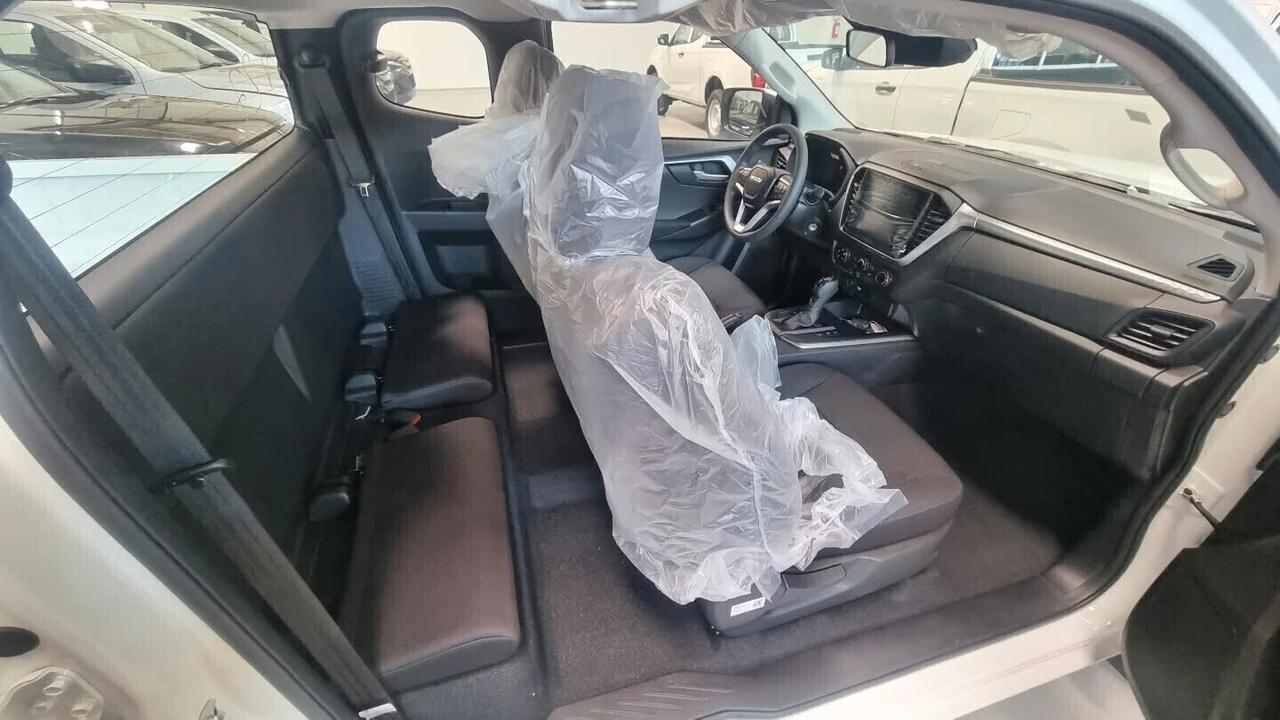 Isuzu D-Max Space N60 BB 4 posti Autocarro NUOVO