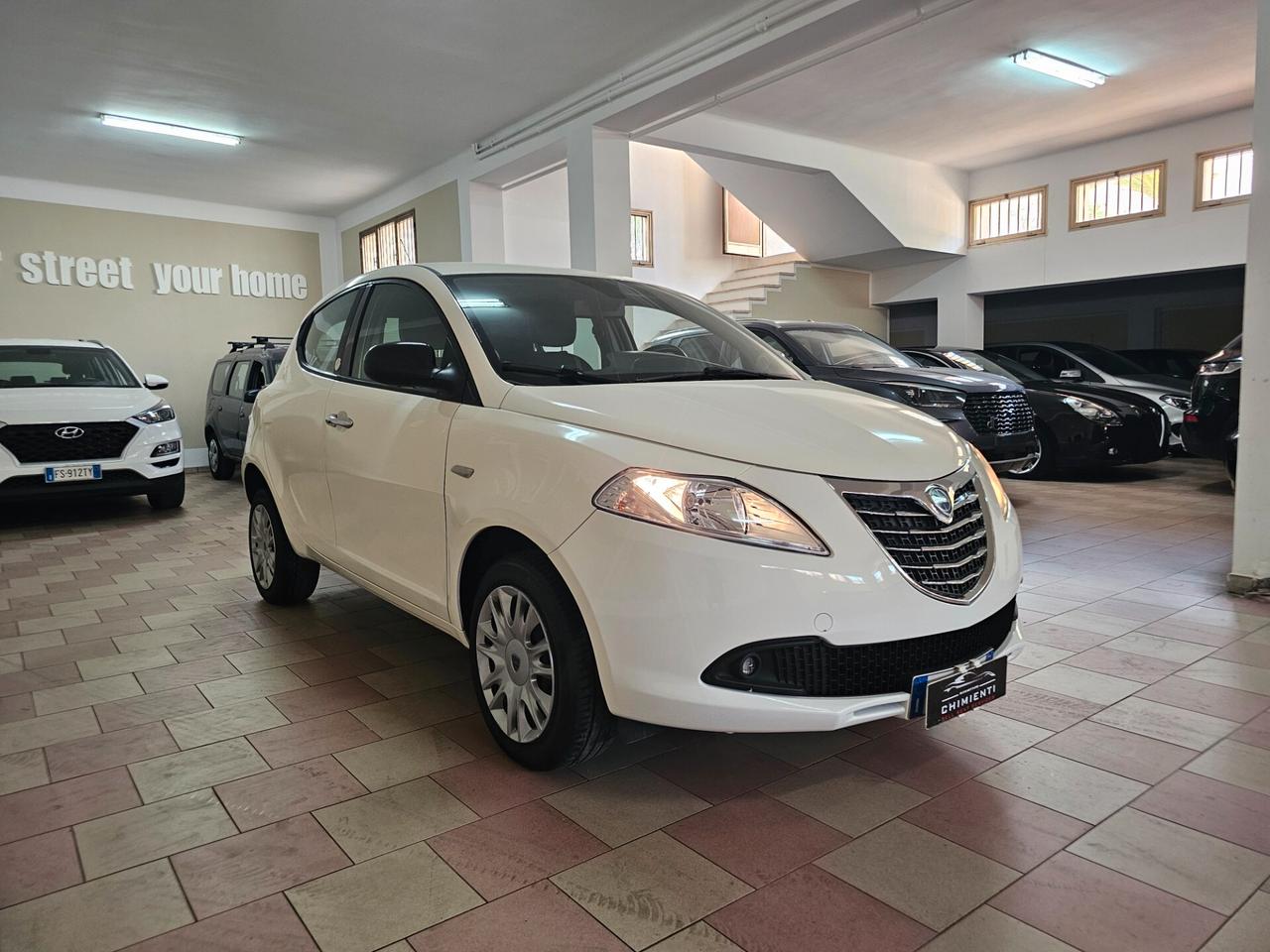 Lancia Ypsilon 0.9 TwinAir 85 CV 5 porte Metano Ecochic Gold