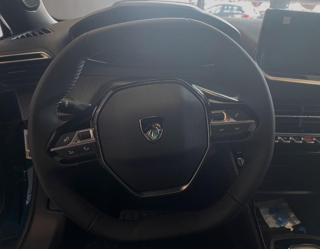PEUGEOT 2008 H 12E MHEV P6