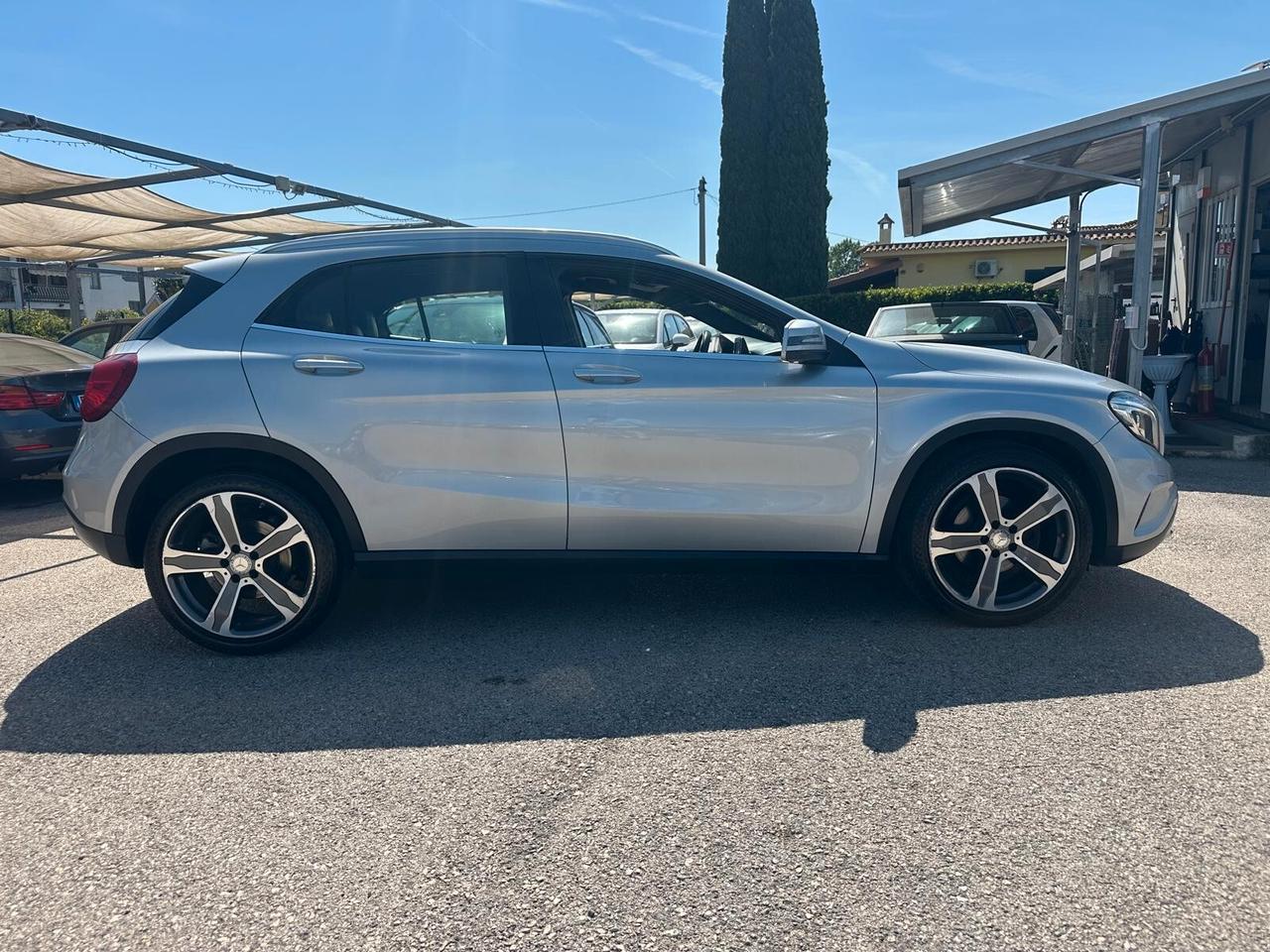 Mercedes GLA 220 4Matic Automatica
