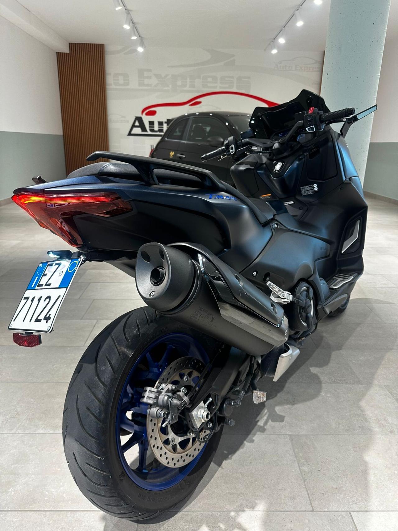 Yamaha TMAX 560