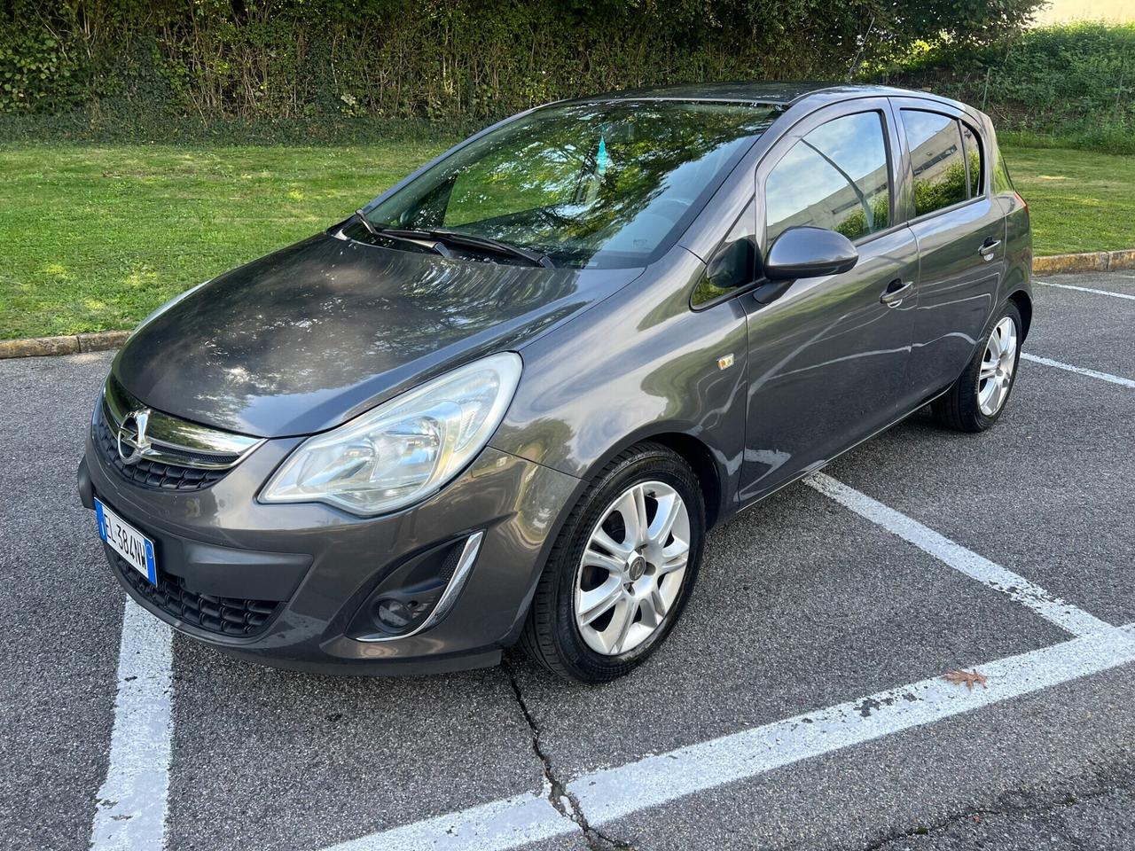 Opel Corsa 1.2 5 porte Sport