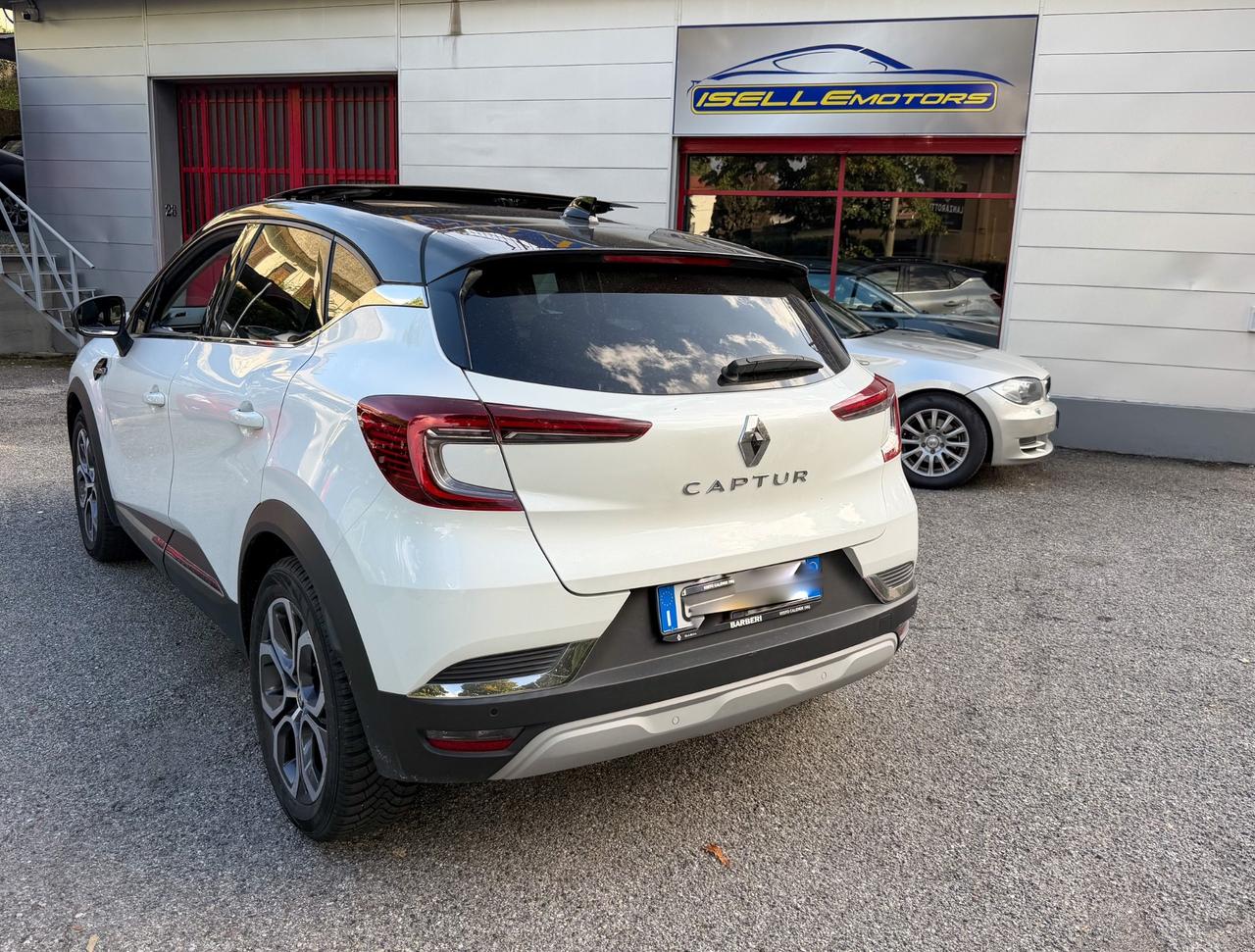 Renault Captur Full Hybrid E-Tech 145 CV Techno bianco perla