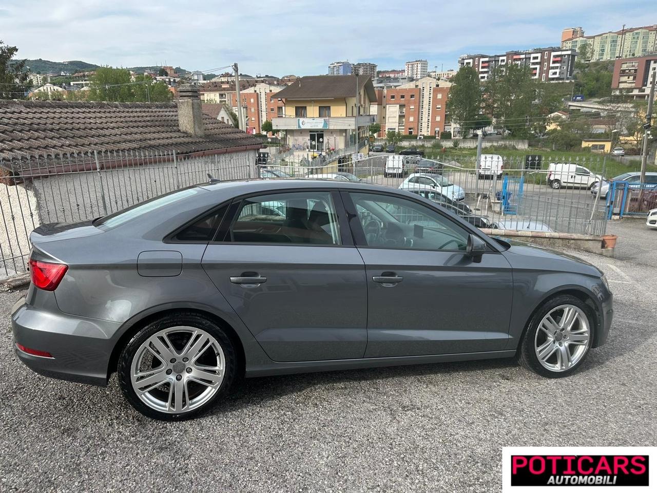 Audi A3 Sedan 1.6 TDI clean diesel S tronic Attraction