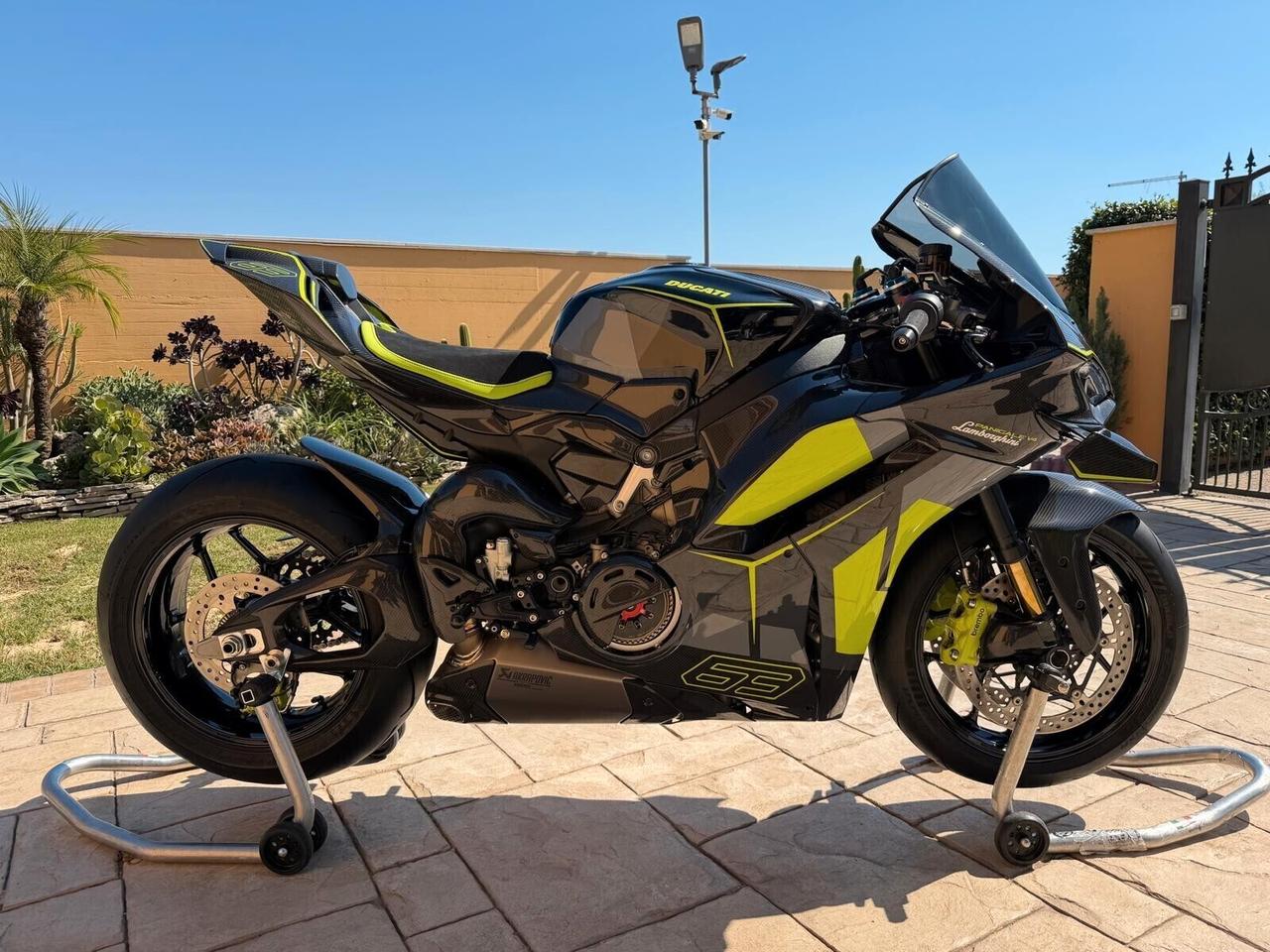 Ducati Panigale V4 Lamborghini 1 OF 630