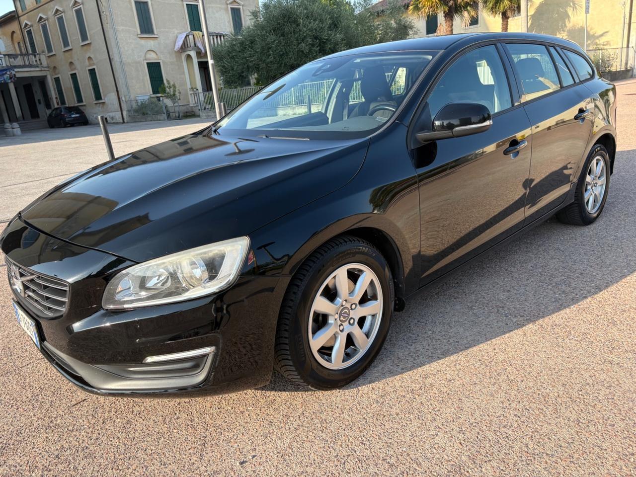 Volvo V60 D3 Summum 2.0 D anno 2014 perfetta