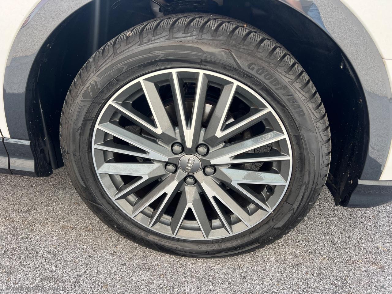 AUDI Q3 35 TDI S tronic Business Advanced CERCHI 19 SOLO KM.65000 TAGLIANDI AUDI