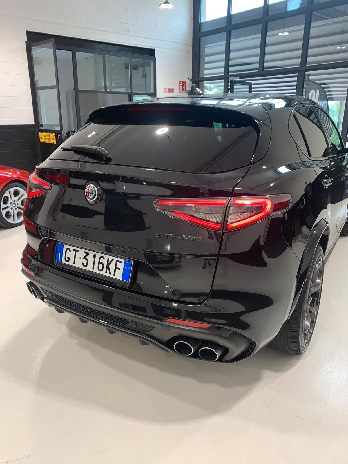 Alfa Romeo Stelvio 2.9 Bi-Turbo V6 510 CV AT8 Quadrifoglio