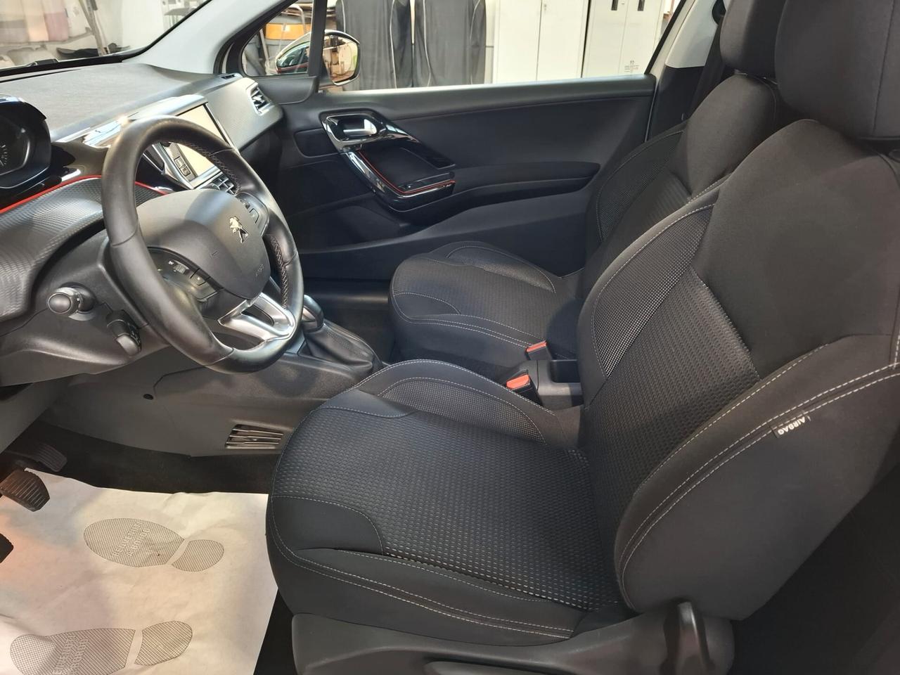 Peugeot 208 PureTech Turbo 110 EAT6 S&S 3 porte GT Line
