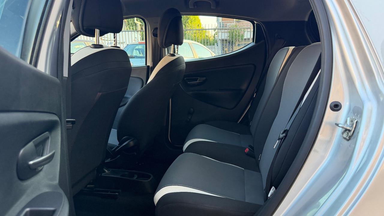 Lancia Ypsilon 1.2 69 CV