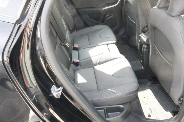 VOLVO V40 Cross Country D2 Business FULL-LED