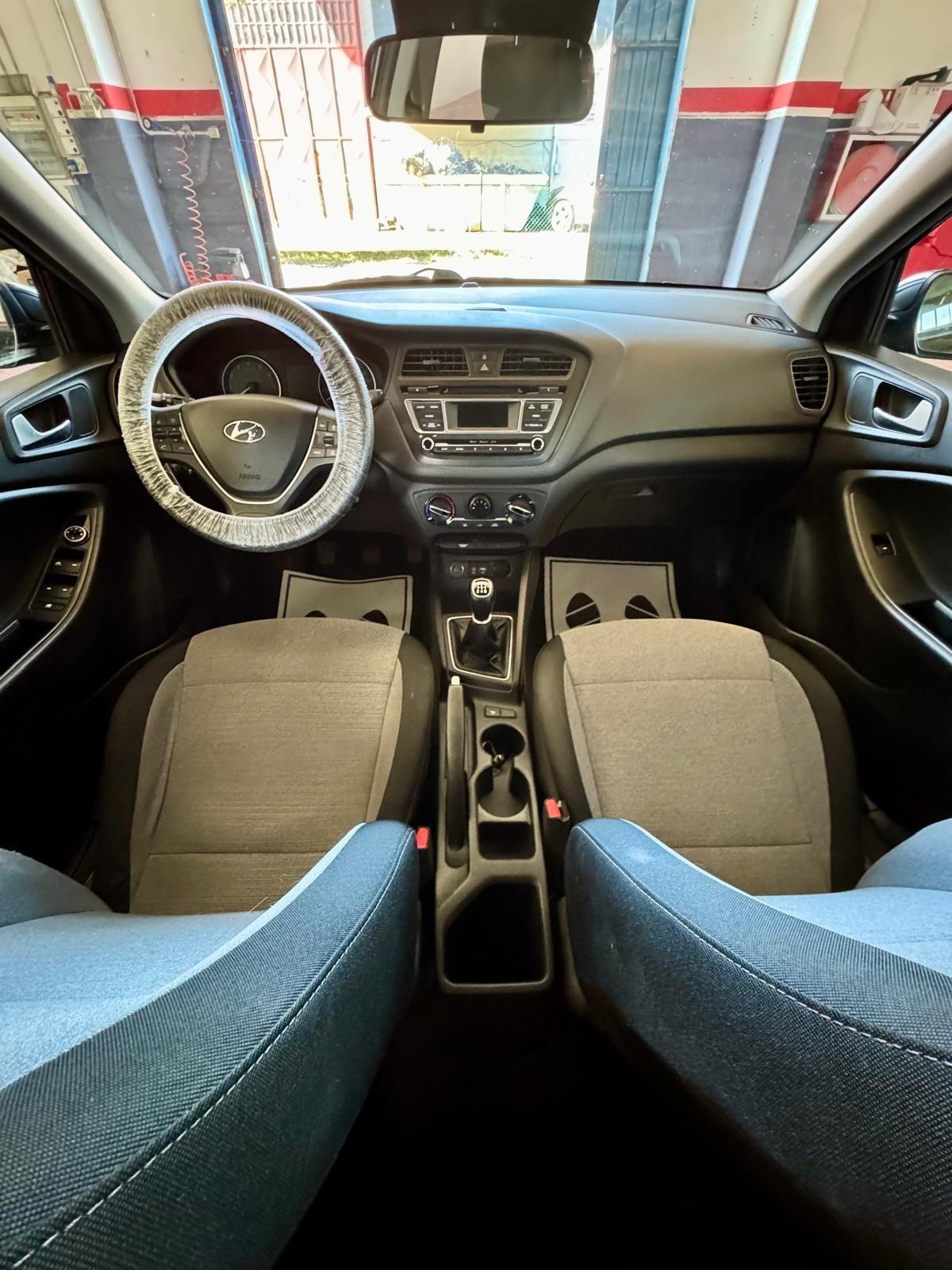 Hyundai i20 1.2 MPI MT GPL Connectline