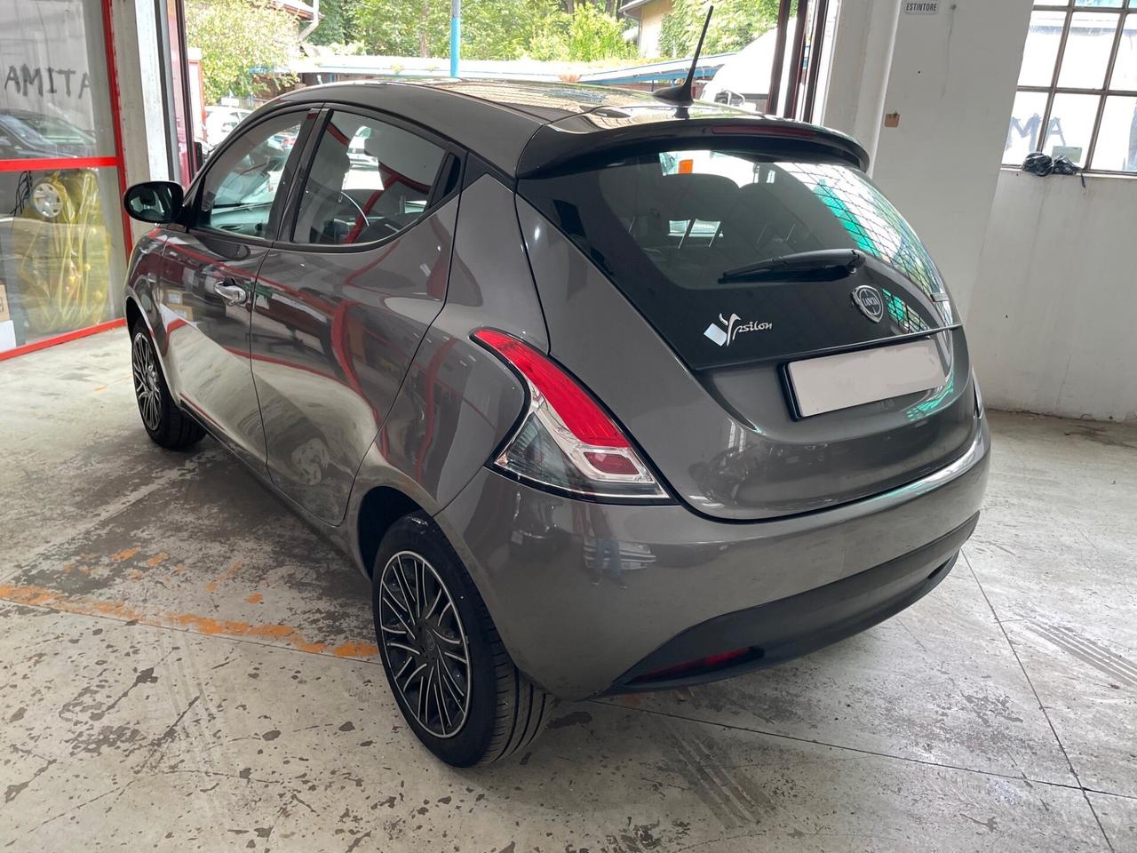 Lancia Ypsilon 1.0 FireFly 5 porte S&S Hybrid UnYca