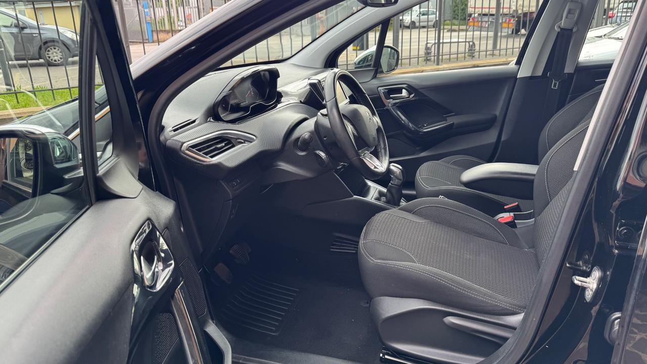 Peugeot 208 PureTech 82 5 porte Allure NAVI CAMERA