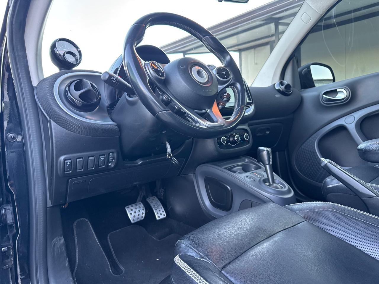 Smart ForTwo 1.0 70cv ALLESTIMENTO BRABUS