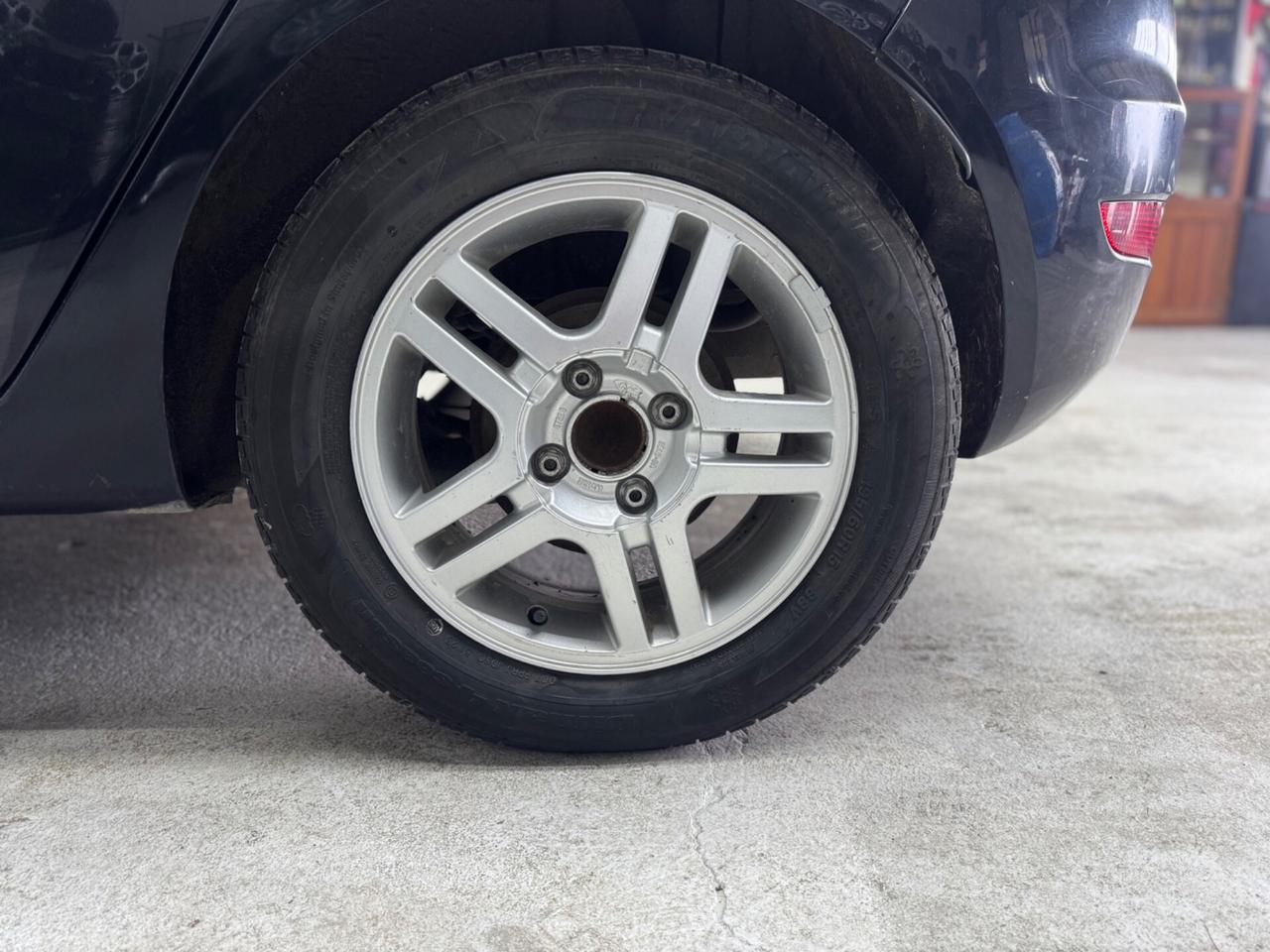 Ford Fiesta 1.4 Benzi. GPL 5Porte ADATTA NEOPATENTATI