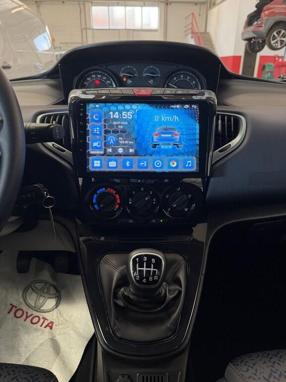 Lancia Ypsilon 5 Porte 1.0 FireFly Hybrid Silver