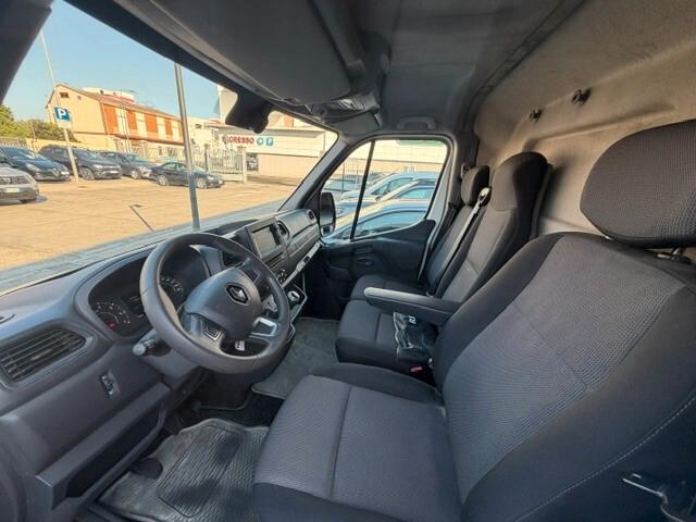 Renault Master T28 L1H1 2.3 135cv PC