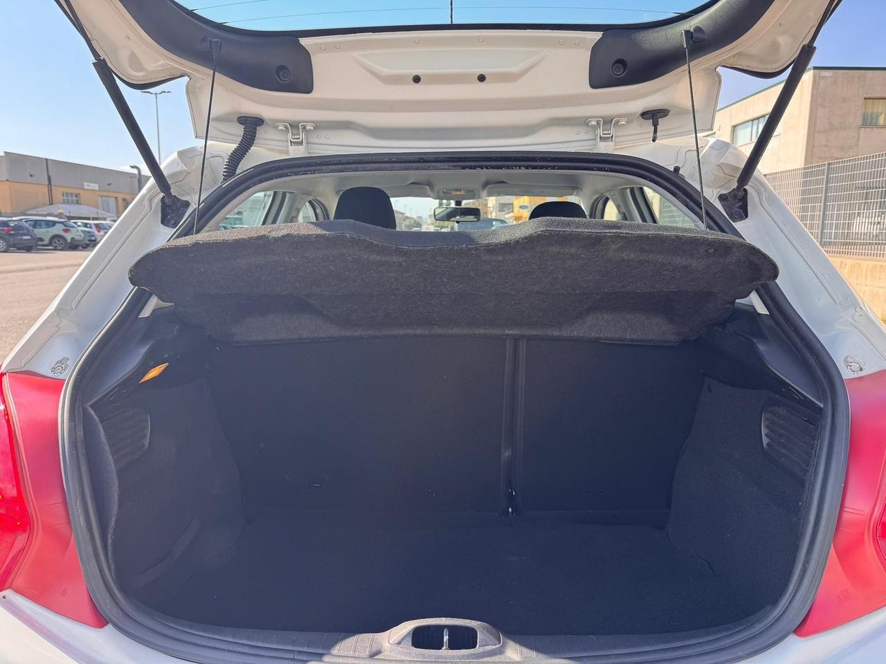 PACCHETTO : PEUGEOT 208 + LANCIA YPSILON GPL