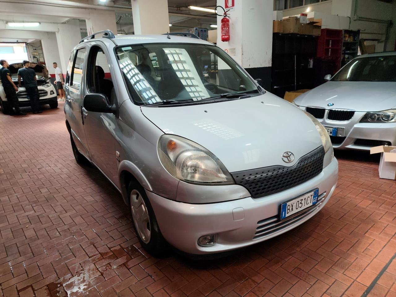 Toyota Yaris Verso 1.3i 16V cat Sol