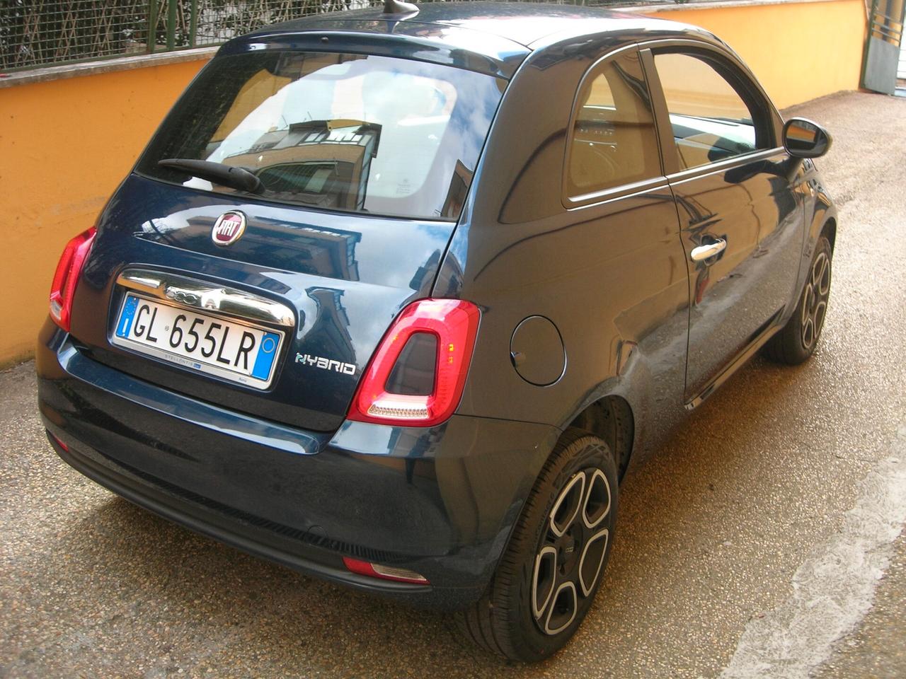 Fiat 500 1.0 Hybrid Red
