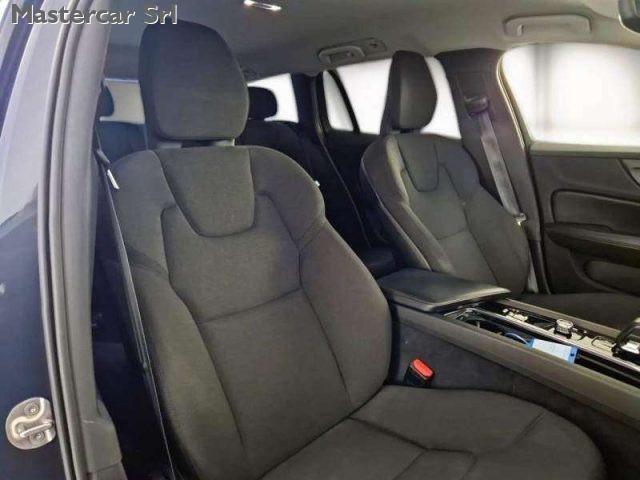 VOLVO V60 2.0 B4 197cv Auto MOMENTUM PRO - GK864FV