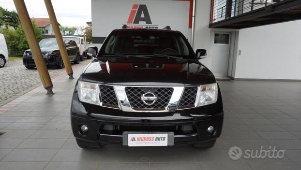 NISSAN Pathfinder 2.5 dCi LE