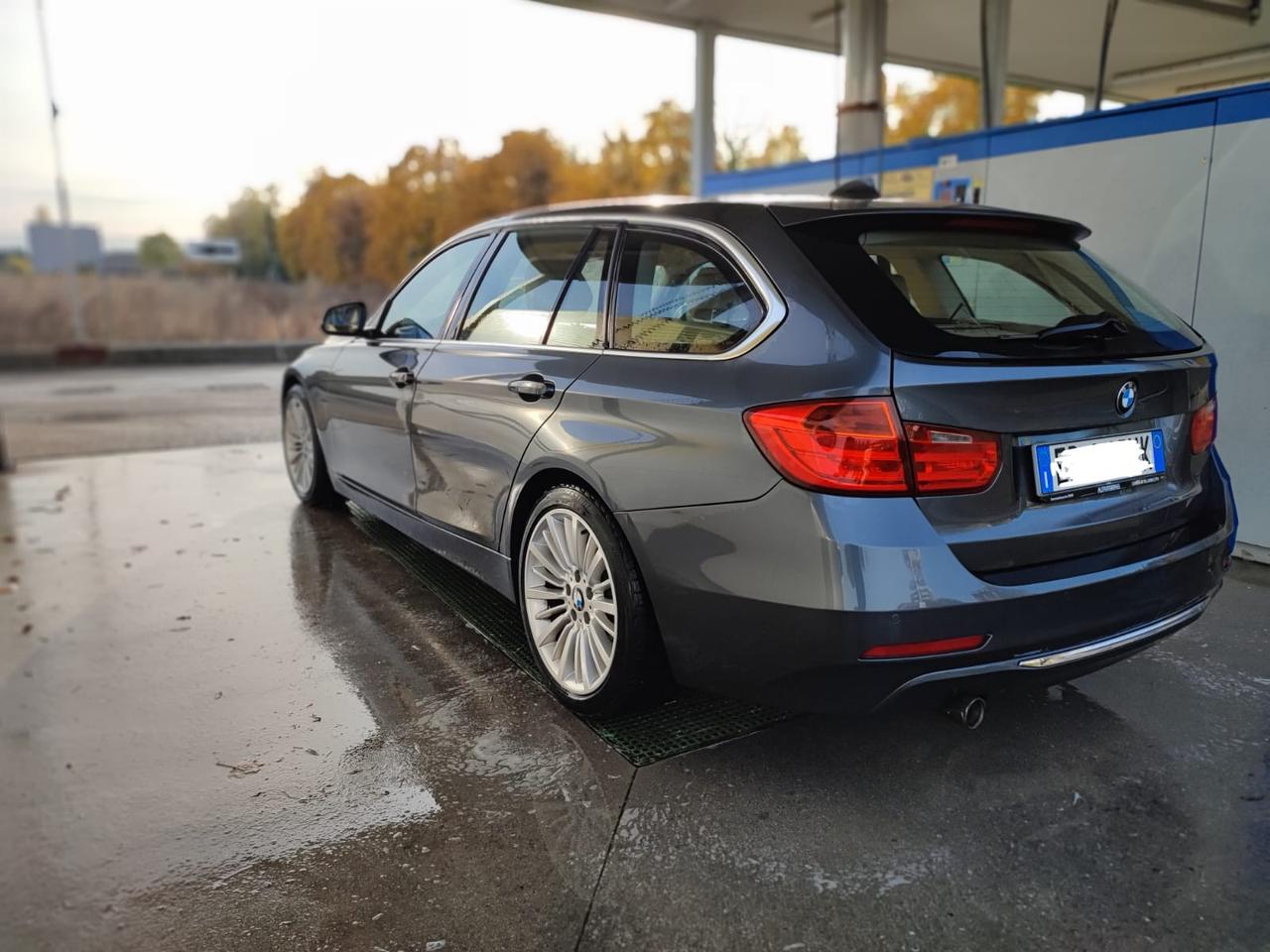 Bmw 320 320d Touring Luxury aut. 185 cv