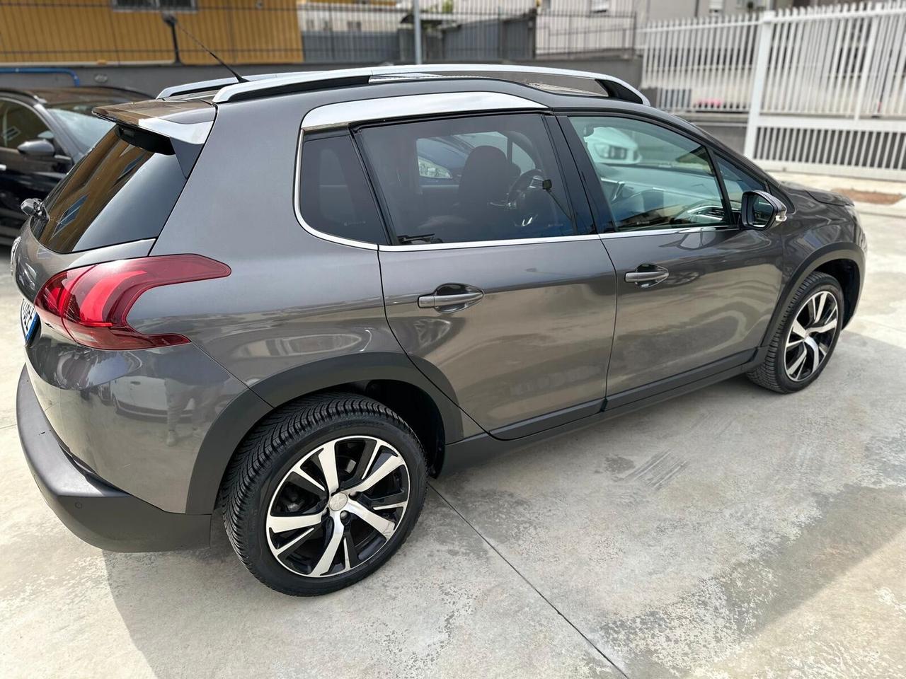 Peugeot 2008 BlueHDi 100 S&S Black Matt