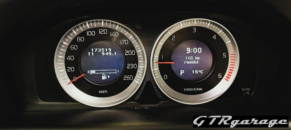 VOLVO - XC60 - D3 AWD Geartronic Momentum